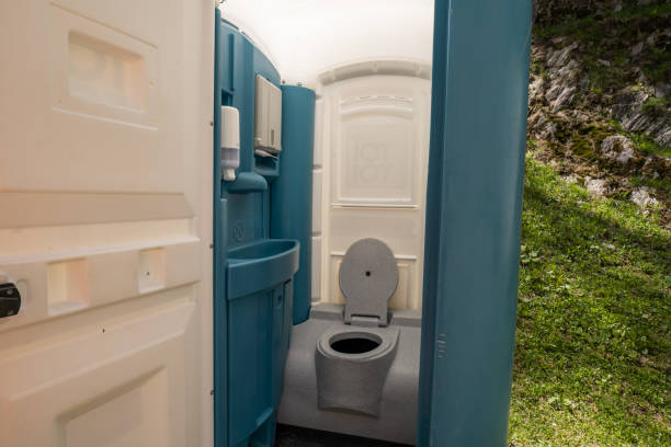 Best Portable restroom trailer rental  in Williston Highlands, FL